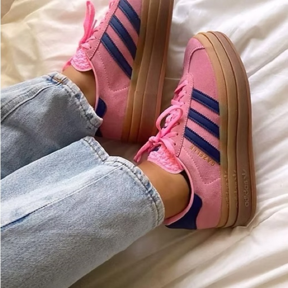 Adidas Bold Pink and Navy size 6.5 men 8 women’s